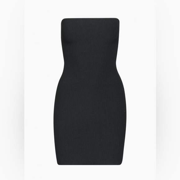 Elegant Black Strapless Dress - Picture 3 of 8